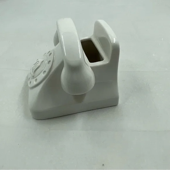 Jonathan Adler Smartphone Dock - Picture 8 of 13